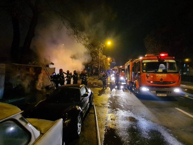 VIDEO | O terasă din București s-a făcut scrum, iar un bărbat a suferit arsuri