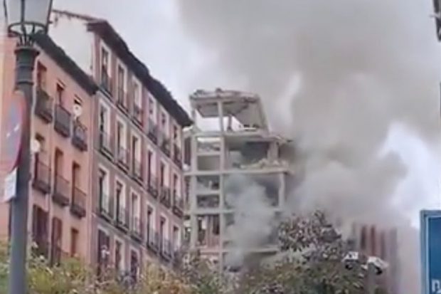 VIDEO | Explozie puternică în Madrid. Trei etaje ale unei clădiri s-au prăbușit
