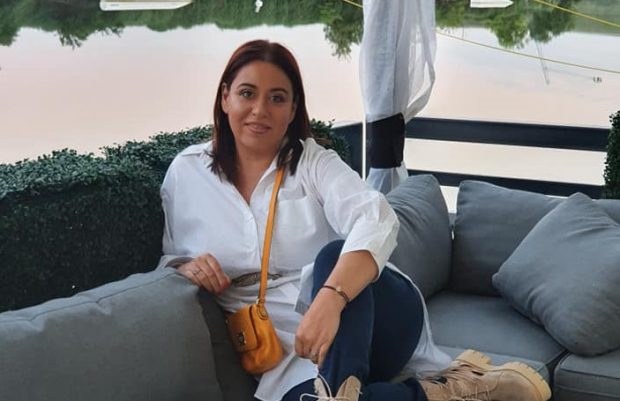 Prima imagine cu mama Oanei Roman după ce a fost externată din spital. „Uite-o și pe soră-mea. Este cu noi!”