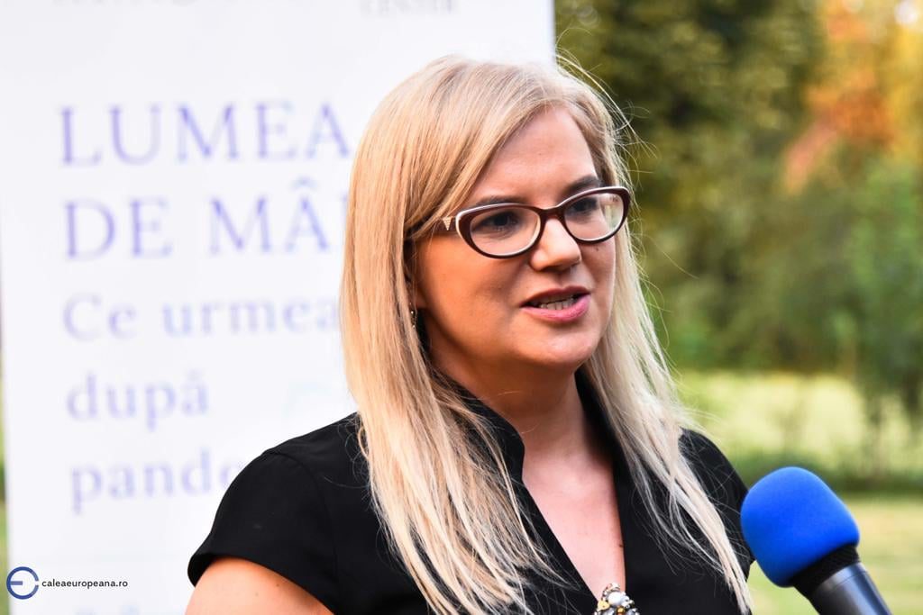 Alina Bârgăoanu, expert în combaterea dezinformării. Foto: Facebook