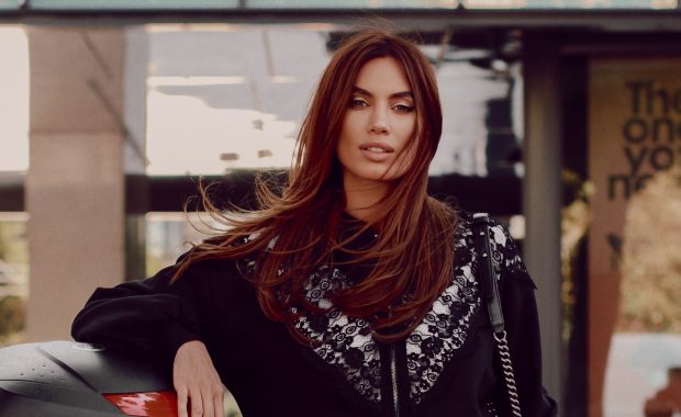 Alina Pușcău se căsătorește. Anunțul făcut de vedetă în direct la tv. „Nu este român, poate îl cunoașteți”