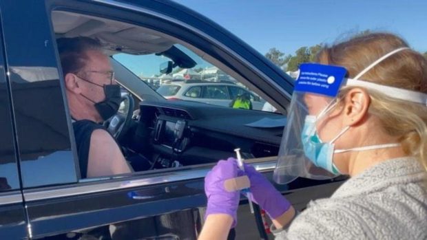 VIDEO | Arnold Schwarzenegger s-a vaccinat anti-COVID. Mesajul actorului: „Vino cu mine, dacă vrei să trăiești!”