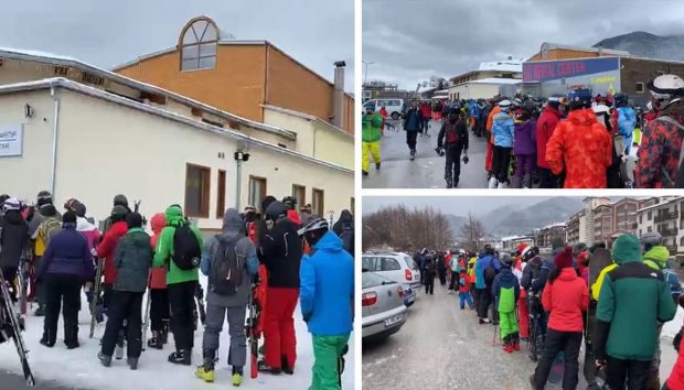 VIDEO | Românii au invadat stațiunea Bansko înaintea introducerii testelor anti-COVID la intrarea în Bulgaria. „Au venit de joi noaptea”. Coadă uriașă la instalațiile de ski