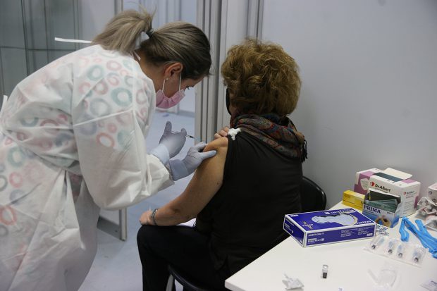 The Guardian: Republica Moldova, cea mai săracă țară din Europa, nu își permite să cumpere vaccinul anti-COVID