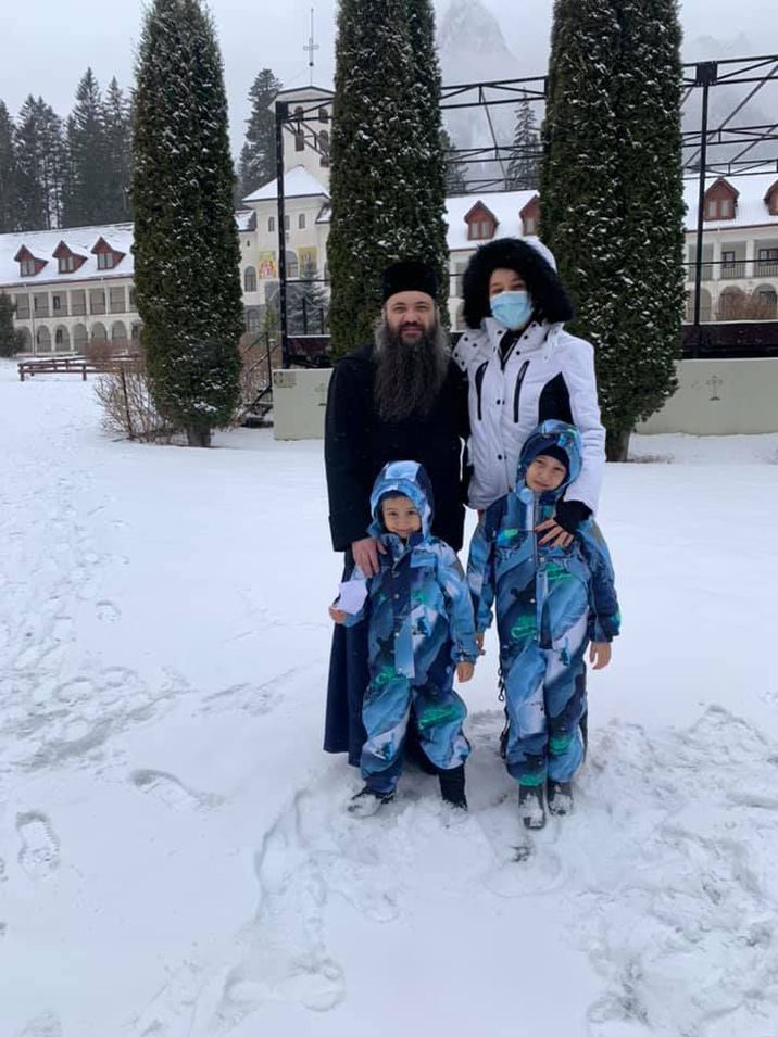 Gestul făcut de Claudia Pătrășcanu după ziua de naștere a fiului ei. Artista s-a oprit la o mănăstire pentru a-și regăsi liniștea. Ce spune despre Gabi Bădălău
