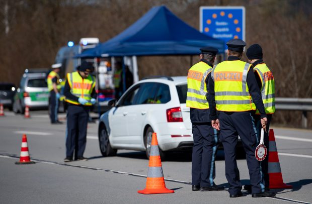 Prădător sexual român condamnat și căutat în toată Europa, găsit într-un portbagaj de mașină, în Germania