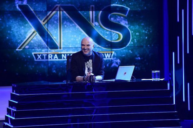Dan Capatos are o nouă colegă la „Xtra Night Show”. Emisiunea prezentatorului tv s-a mutat de la Antena 1,  la Antena Stars