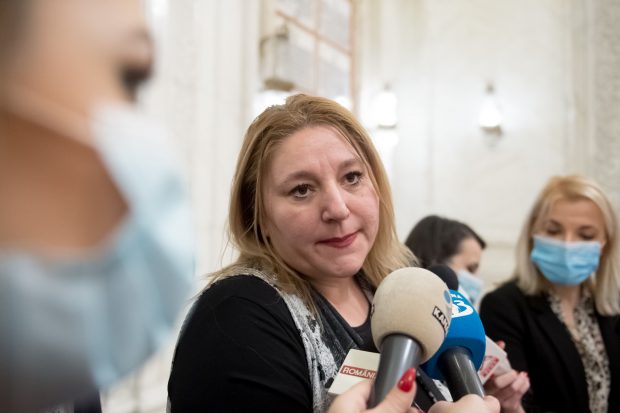 Senatoarea AUR Diana Șoșoacă, despre cel mai greu moment din viața ei: „Mi s-a spus că ori mor eu, ori moare el”