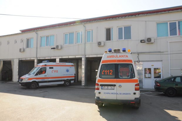 Managerul Ambulanței Vaslui, înlocuit la cinci luni după ce i-a permis unui angajat să ia o salvare pentru a-și aduce de la mare fata confirmată cu Covid
