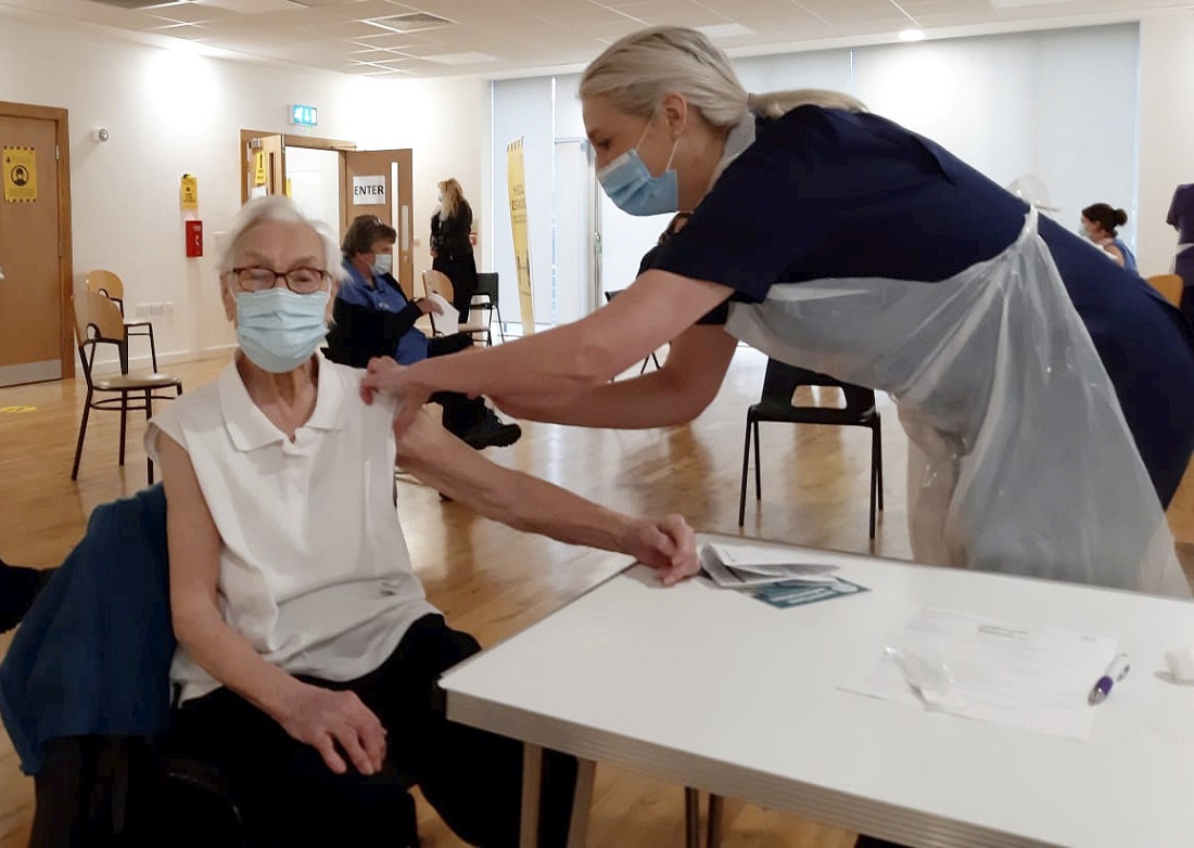 O Femeie De 101 Ani, Supraviețuitoare A Gripei Spaniole, A Fost Vaccinată împotriva COVID-19 | Libertatea - Vimarsana News