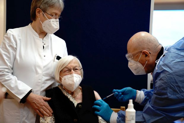Medicul Valeriu Gheorghiță spune cum ar putea să fie vaccinate persoanele care nu se pot deplasa pentru a nu se pierde doze de vaccin