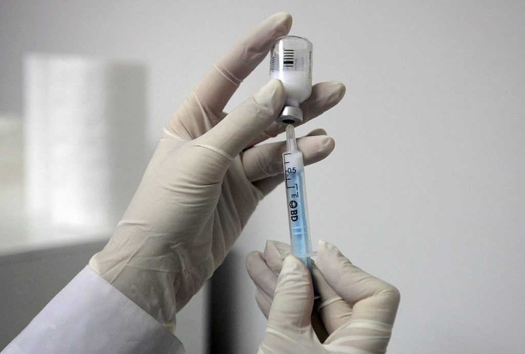 Decesele a 29 de oameni peste 75 de ani care primiseră vaccinul în Norvegia ridică semne de întrebare la cei mai fragili dintre noi