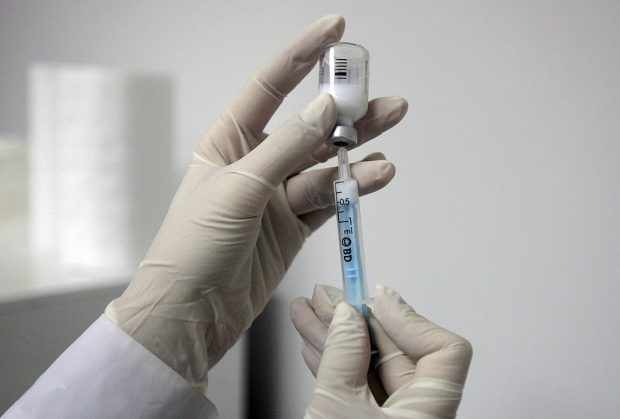 Asistenta acuzată că a compromis 60 de doze de vaccin anti-COVID dă vina pe DSP: ”Eu am făcut cum mi s-o spus”