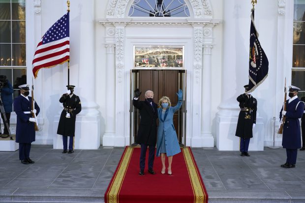 Primele măsuri ale noului președinte al SUA, Joe Biden, vizează pandemia, mediul, migrația și anunță o desprindere clară de era Trump