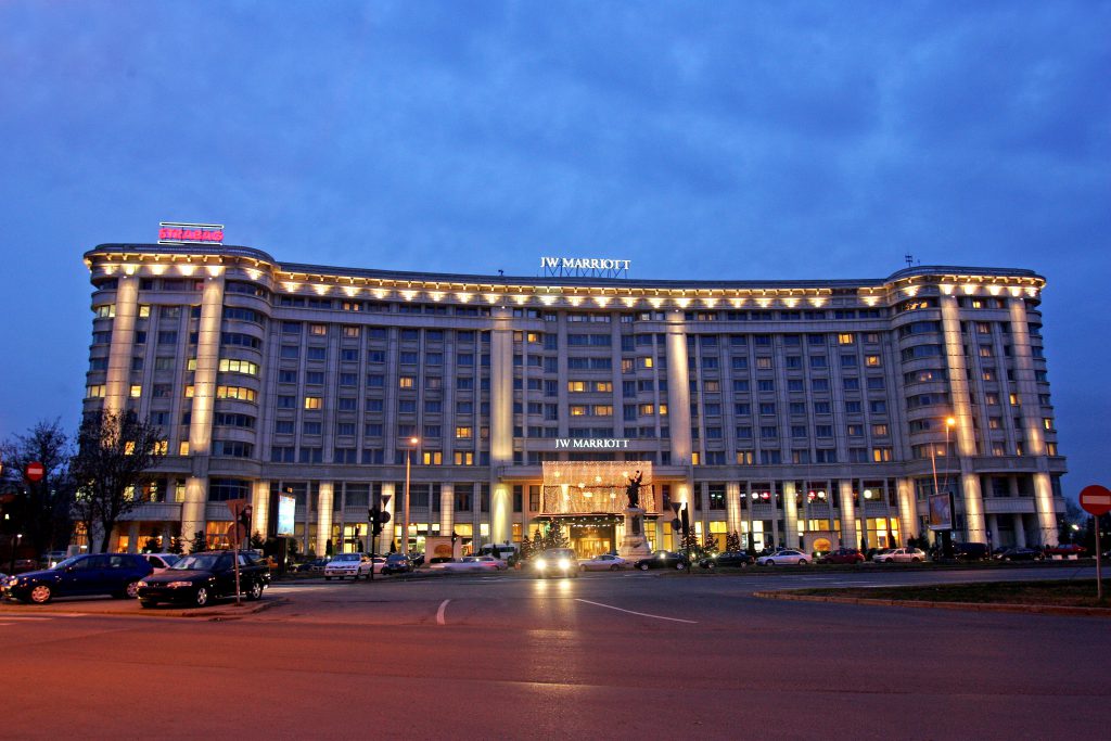 Dosar penal în scandalul de la galeriile de lux din Marriott. Conducerea hotelului, acuzată că a sechestrat abuziv bunuri în valoare de 60.000 de euro