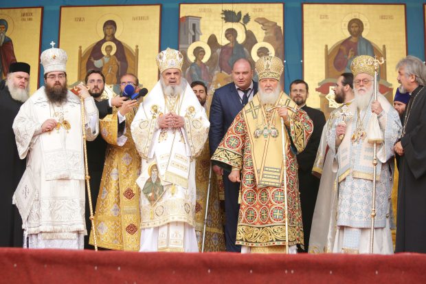 Patriarhia vrea ca numărul de ore de religie în învățământul preuniversitar să se păstreze: Dorim să fie tratată ca și celelalte discipline umaniste