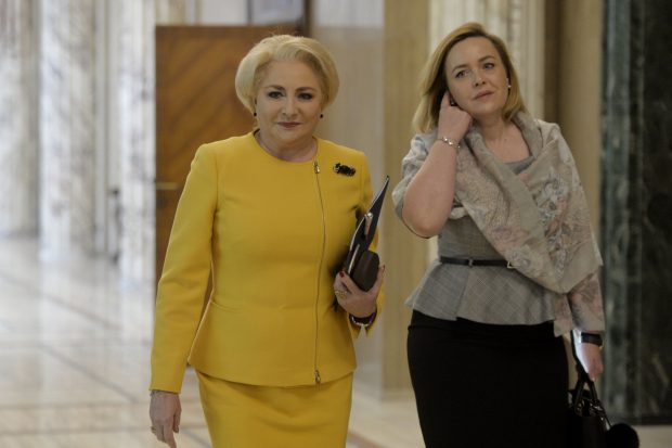 Carmen Dan, răspuns pentru Viorica Dăncilă, după atacul dintr-o carte-interviu: „Duce lipsă de atenție. Să nu uite că Liviu Dragnea a făcut-o premier”