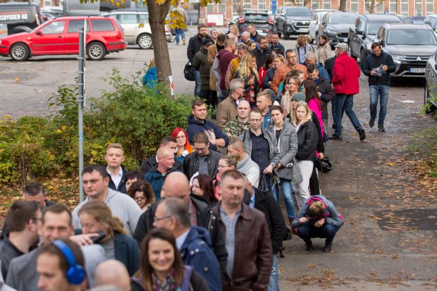 Raport ONU: Pandemia de COVID a încetinit migrația cu  30 %