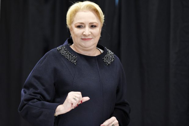Viorica Dăncilă, pasaje din memorii: ”M-a sunat Ciolacu. A venit la mine acasă, unde a jucat o piesă de teatru foarte proastă”
