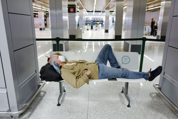 Portugalia restricționează plecările din țară ale cetățenilor săi și închide granița cu Spania