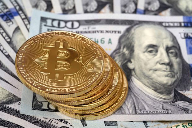Un britanic care a aruncat din greșeală o avere bitcoin oferă 70 de milioane de dolari ca să i se permită să o caute printre deșeuri