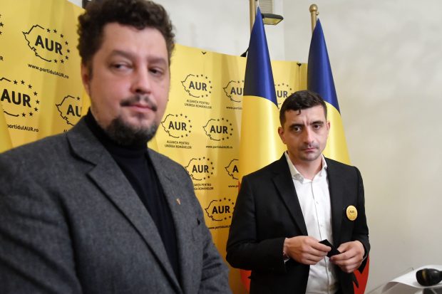 Aburul sondajelor i-a amețit pe urmașii lui Vadim: încet, încet, oamenii vor realiza cine e AUR