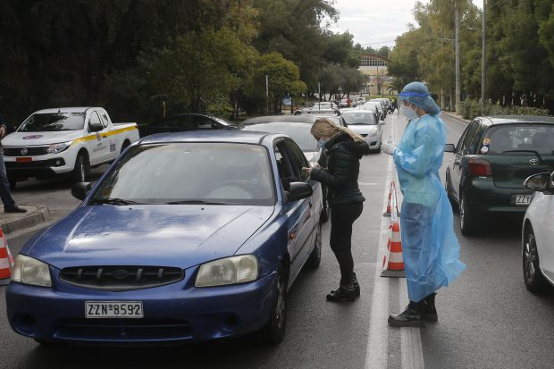 De luni, Grecia relaxează măsurile anti-COVID. Fiecare lockdown costă economia țării peste 3 miliarde euro pe lună