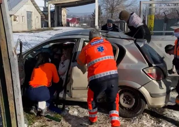 Fata care a provocat accidentul cu 3 morți, la Iași, a leșinat la volan, după impact. Când și-a revenit n-a știut ce i s-a întâmplat