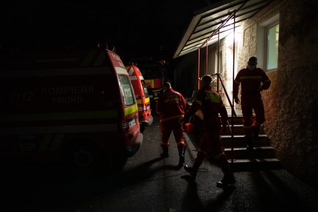 Turiști cazați la un motel din Vâlcea intoxicați cu soluția folosită la dezinfectarea camerelor de cazare