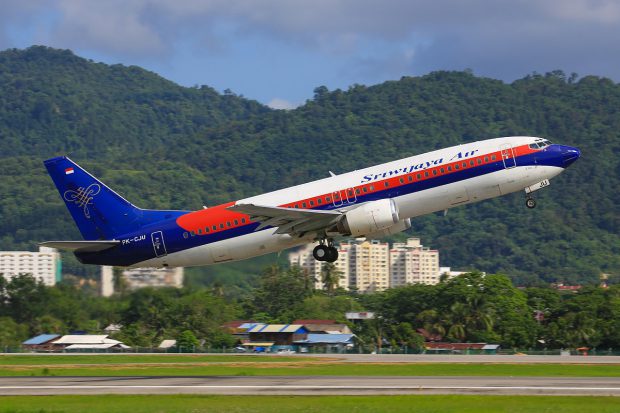Un avion cu 59 de pasageri a dispărut de pe radar după decolare, în Indonezia. Autoritățile locale anunță că s-a prăbușit