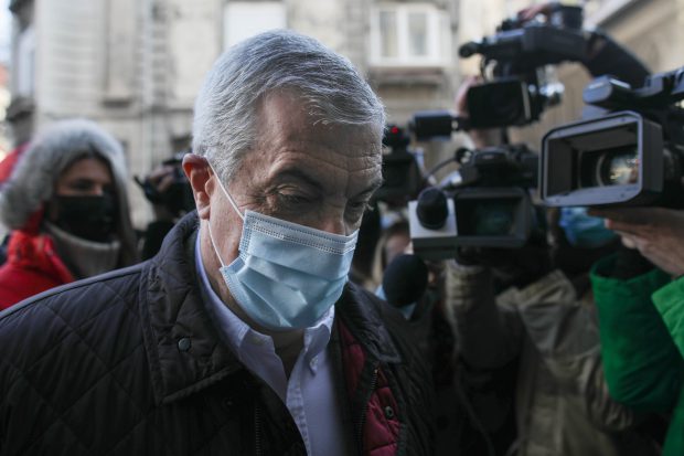 Călin Popescu Tăriceanu, urmărit penal de DNA, acuzat că a luat mită 800.000 de dolari când era premier