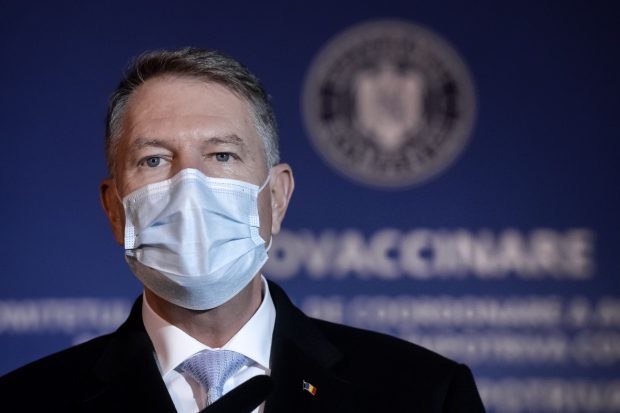 În scurt timp | Klaus Iohannis se vaccinează anti-COVID la Spitalul Militar din București
