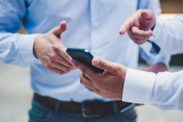(Publicitate) Dezvoltare aplicații mobile – de ce te interesează