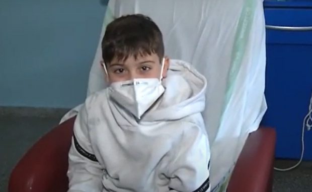 VIDEO | Un băiat din Spania a părăsit spitalul în aplauzele medicilor, după ce a stat 11 zile la ATI. Copilul a avut o formă severă de COVID-19