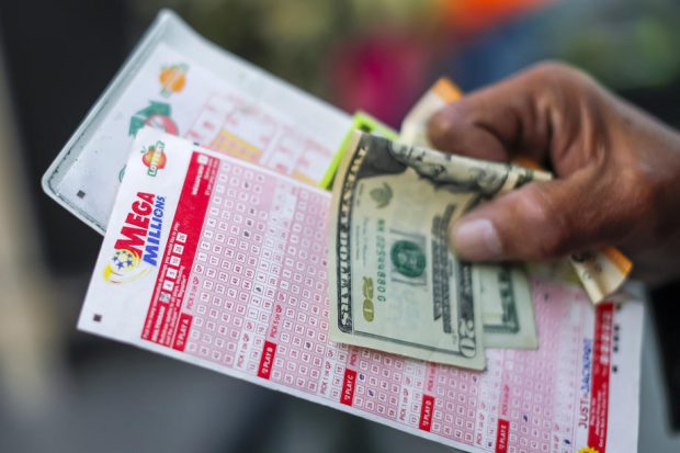 Un american a câștigat un miliard de dolari la Jackpot. Cu câți bani va rămâne în mână