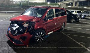 Un angajat concediat de la o fabrică Mercedes-Benz din Spania a distrus 69 de mașini de lux. Pagubă de peste 5 milioane de euro