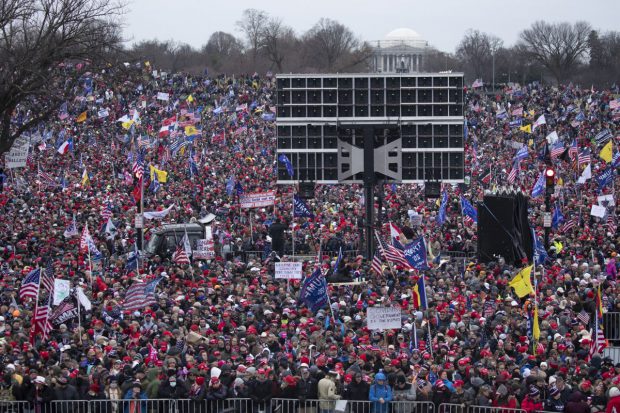 Congresul SUA s-a reunit pentru a valida victoria lui Biden la președinție. Suporterii lui Trump încearcă să ia cu asalt Capitoliul