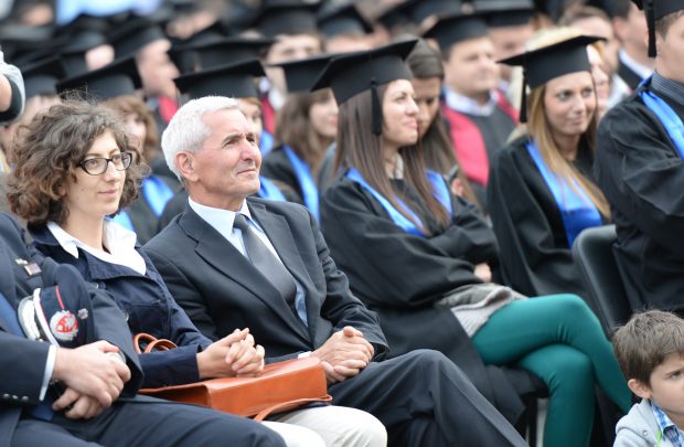 Directorul Universității din Sibiu l-a băgat în comisia de disciplină pe angajatul care i-a făcut public fluturașul de salariu. Ce venituri are Vasile Moțoc