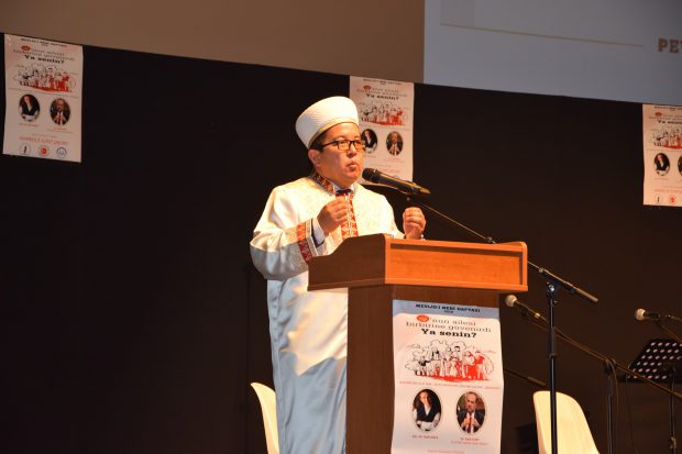 Muftiul Muurat Iusuf, mesaj pentru musulmanii din România, după ce s-a programat la vaccin: „Responsabilitatea este de acum exclusiv a noastră pentru a ne întoarce la o viaţă normală”
