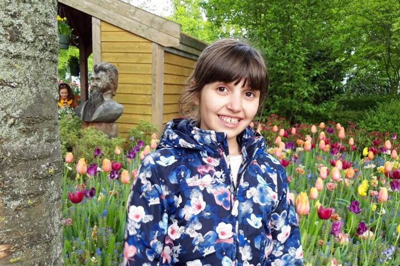 O româncă se teme că fiica ei nu va fi admisă la școală, în Belfast, după ce fratele ei a murit de cancer când era bebeluș