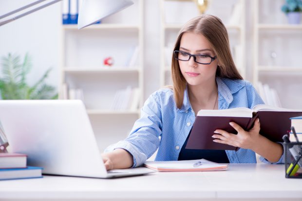 Pamfletul – prin ce se caracterizează specia genului liric