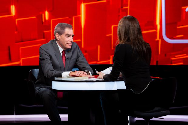 Petre Roman este invitat la „40 de întrebări cu Denise Rifai”. Politicianul dă cărțile pe față. „Ați divorțat de Mioara Roman pentru Silvia Chifiriuc?”