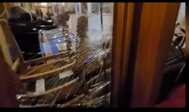 VIDEO | Au fost făcute publice imaginile cu momentul în care susținătoarea lui Trump a fost împușcată în Capitoliu