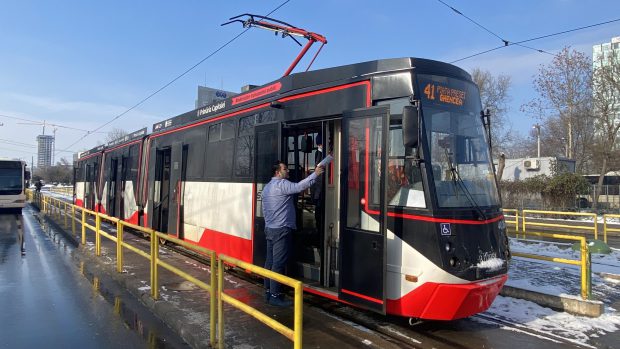 FOTO | Primul tramvai reparat capital de STB a intrat oficial în folosință pe linia 41