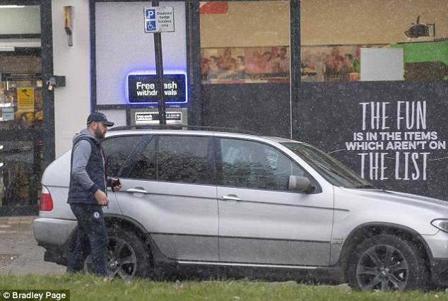 Un român povestește cum a fost agresat în Londra de Adrian Preda, unul dintre liderii clanului Luptătorilor, dat în urmărire în România