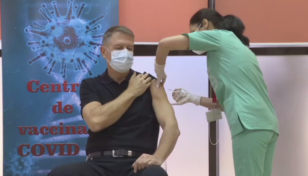 Iohannis susține vaccinarea obligatorie a angajaților din anumite domenii esențiale