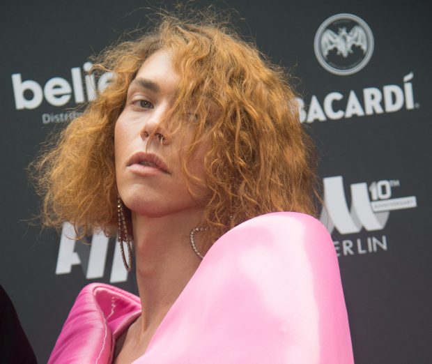 Cântăreața și producătoarea muzicală SOPHIE a murit la vârsta de 34 de ani