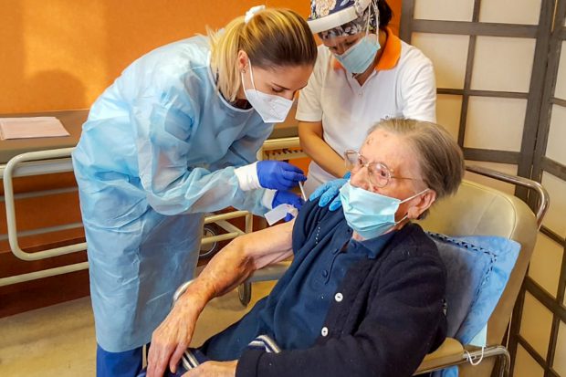 O italiancă de 108 ani, vaccinată împotriva Covid. Fatima Negrini a învins virusul în primăvara trecută