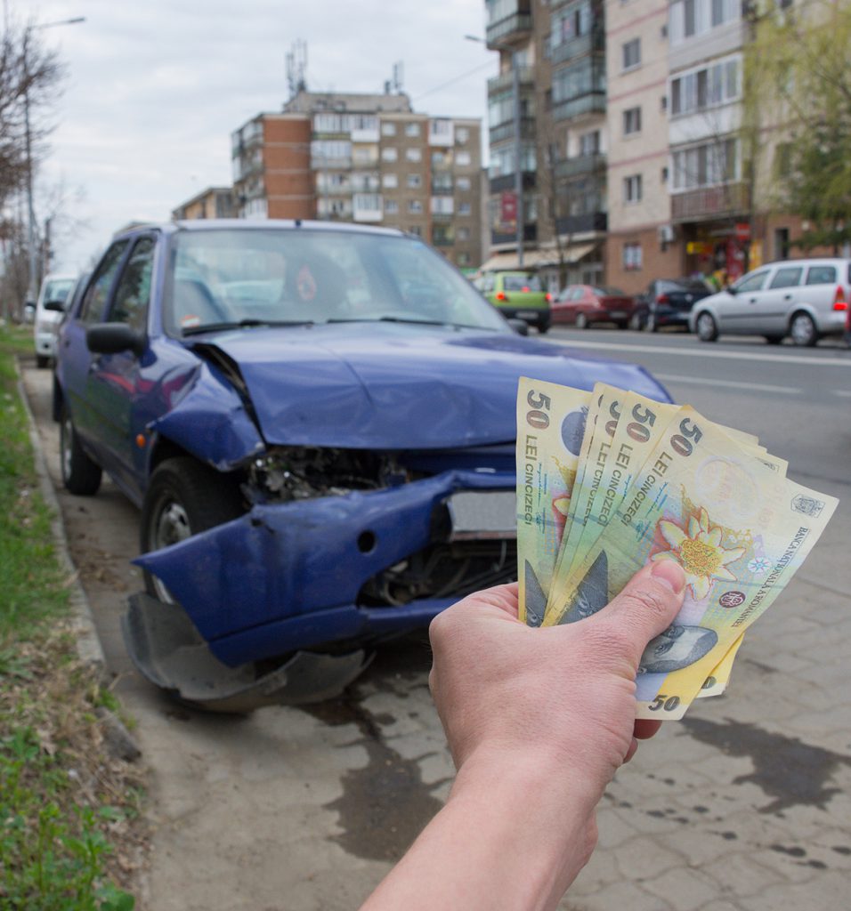 Asigurarea auto se scumpește din nou. De data asta, primești și ceva în schimb