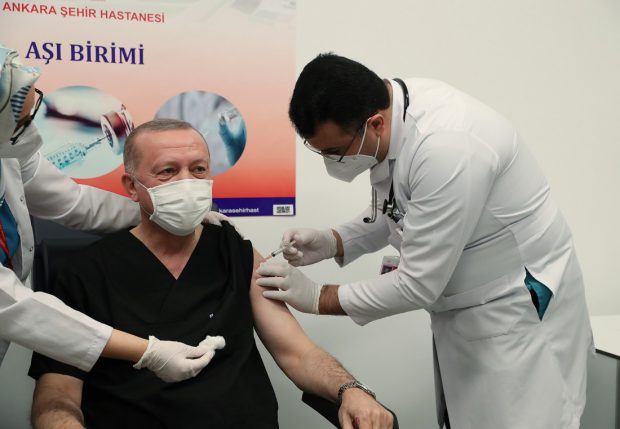 VIDEO | Președintele Turciei, Recep Erdogan, s-a vaccinat împotriva COVID-19